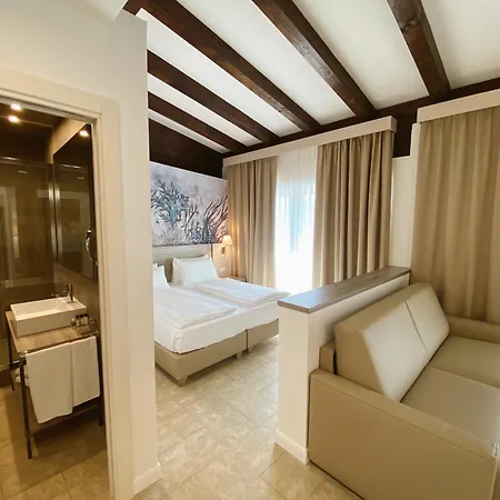 Tamerici Resort مارتْشانا مارينا